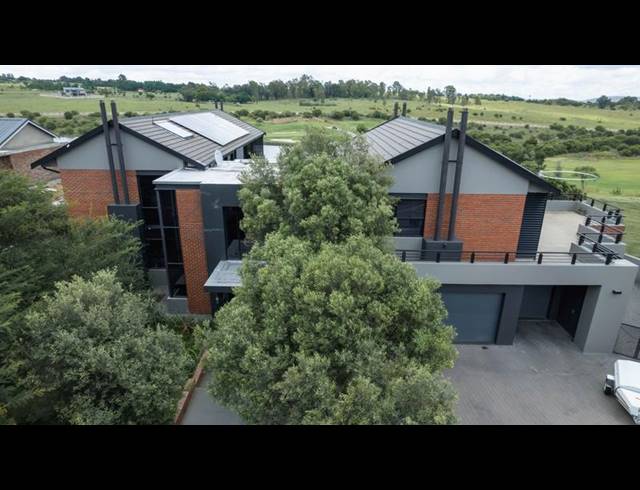 5 BEDROOM HOUSE FOR SALE IN COPPERLEAF ESTATE